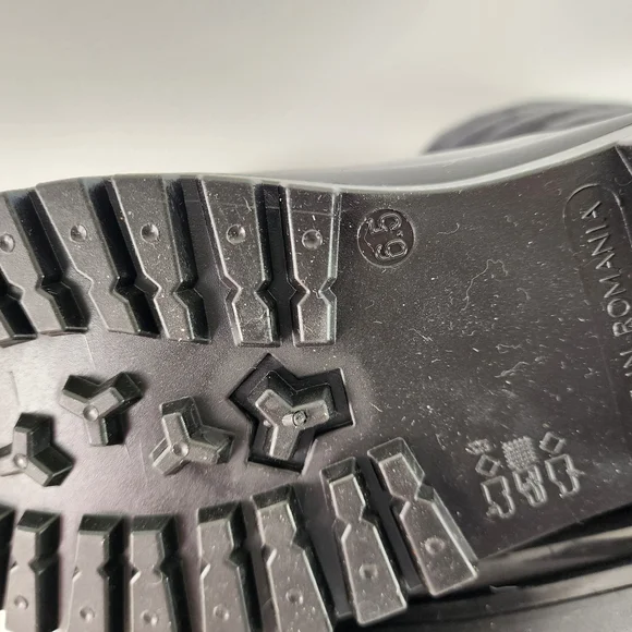 Aldo Glossy Warm‎ Black Winter Boots - Picture 4 of 6